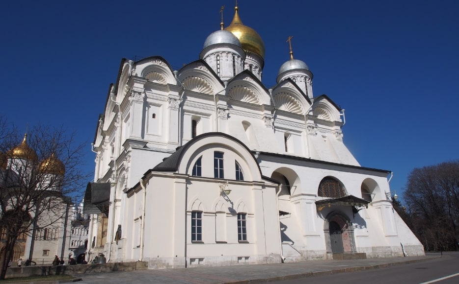 Время работы храмов в москве. Пристрой Архангельского собора в Москве фото.